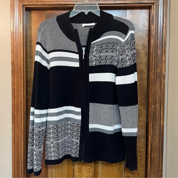 $5 ADD ON with $15+ Bundle Full Zip Cotton Cardigan Sweater Black White EUC - Picture 1 of 10